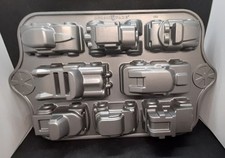 Nordic Ware Backform Autos