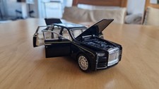 Auto Spielzeugauto Rolls-Royce Phantom Modellauto mit Sound und Licht