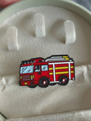 Feuerwehrauto pin anstecker - feuerwehrauto,