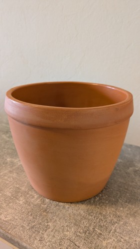 Schöner terrakotta übertopf - schöner, terrakotta-Übertopf