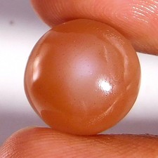 Roter seidiger MONDSTEIN runde