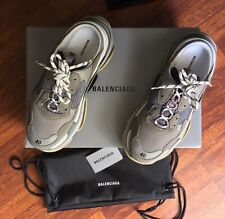Balenciaga Triple S Grau