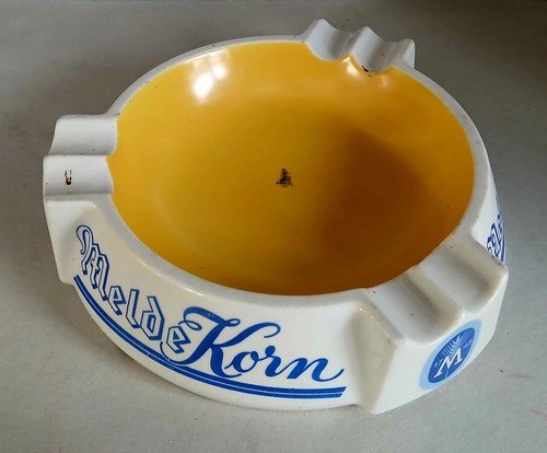 Uralt aschebecher melde - ",