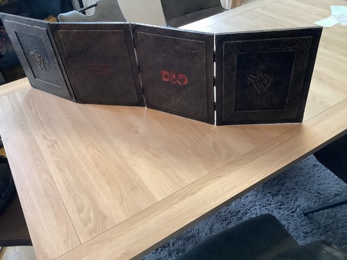 Spielleiterschirm screen - dm,