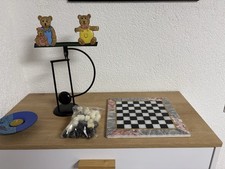 Schachbrett mit schachfiguren - schachbrett,