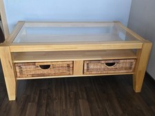 Couchtisch aus Holz mit Glasplatte und 2 Schubladen