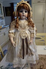 Wunderbares Kleid für antike Puppen  Länge 53 cm mit Haube Jumeau Bru