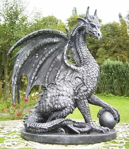 Drache mit kugel - mit, ca.25cm