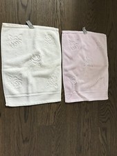 Schönes Handtuch Set mit Blumenmuster zu verkaufen