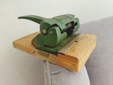 Alter Locher Leitz 180 Grün