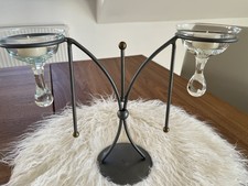 2 Formano Kerzenleuchter silberfarbig mit tropfenförmigen Glaseinsatz