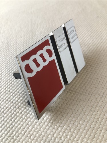 Audi emblem rs2 - s2,