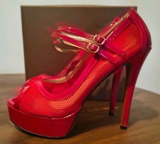 Rote Mary Janes mit