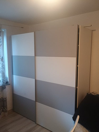 Schiebetürenschrank
