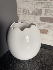 Weiße Vase Steingut Ei Form