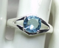 mod. Ring 925 Sterling Silber mit rundem, facettiertem Blautopas ver. Gr NEU