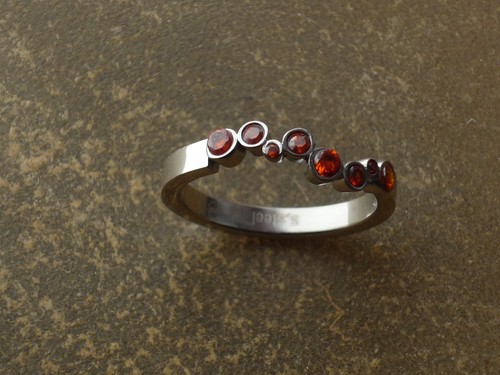 Ring edelstahl mit rhodolith - ring,