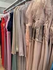 25 Abendkleider 2 Posten zu