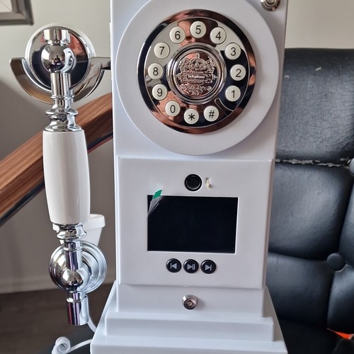 Retro schnurgebundenes telefon - retro,