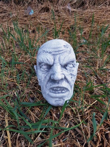 Steinfigur zombie kopf - steinfigur,
