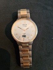 Osco Titan Funkuhr Läuft