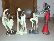 Figuren, Skulpturen, aus