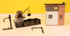 Spur 0 Eigenbau Stellwerk , Kohlenbansen m. Ladekran und zwei Wasserkräne