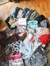 35 Teile Paket Damenbekleidung Gr 42-46 Hose Shirt Pullover Strickjacke Bademode