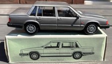 Stahlberg Plastik Volvo 760GL grau Limousine Maßstab 1:24. Händlermodell. Boxed