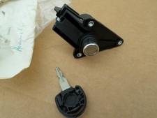 Opel Corsa B Tigra A Schloß mit Schlüßel Heckklappe 90541607