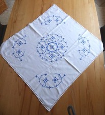 Tischdecke Weiß, 83 x 78 cm, Indisch Blau, Mitteldecke, handgestickt, BW, top