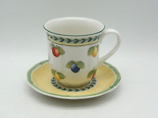 Kaffeebecher mit Untertasse