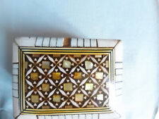 Rechteckige Holzdose-Intarsien aus Perlmutt u.a.-leicht gewölbt-innen Velour