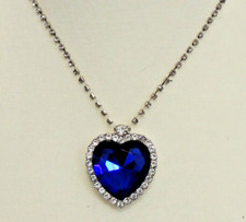 Modeschmuck-Kette mit Herz--48cm