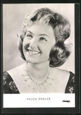 Musikerin Helga Brauer mit Föhnfrisur und Halskette, Ansichtskarte 