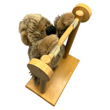 Sigikid Bär Teddy Bär Zirkus Zirkusbär Holzgestell drehbar Stofftier Plüsch 25cm