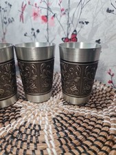 Zinnbecher, Blumenornament