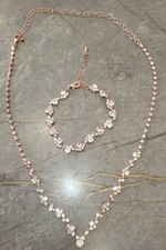Collier und Armband Farbe rose Modeschmuck