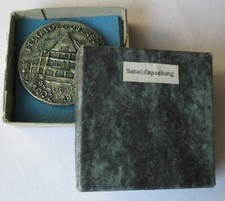 GDR ceramic medal Pestalozzi