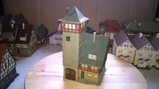 Vollmer 20817  Bausatz gebaut 1:87 HO Haus,Gebäude - Feuerwache #5#