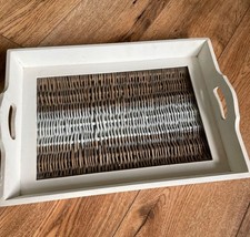 Schönes Tablett mit