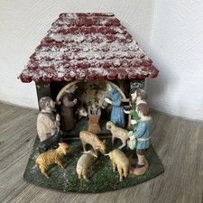 Krippe mit geschnitzten Figuren, 1950er, Dachbodenfund