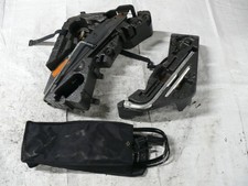 Bordwerkzeug Wagenheber Radschlüssel Luftschlauch Halterung VW Touareg 7L