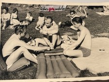 ?️Vintage Foto 60-70er DDR? Mann Freunde Sonnen Kartenspiel Momentaufnahme 7x10