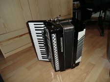 Akkordeon Royal Standard Silvana gebraucht 96 bass