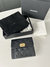100% Orig. CHANEL Boy Trifold Compact Wallet / Geldbörse