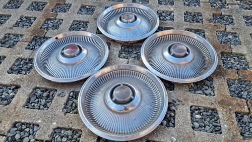 1968 chrysler newport hub cups - hub,