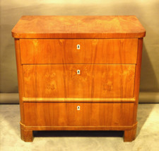 Stilvolle Eschen-Kommode, Spät-Biedermeier nach 1850...
