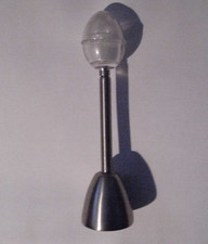 Eierknacker mit Salzstreuer