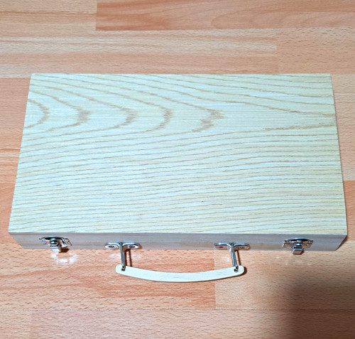 Zeichen malkoffer holz - &,
